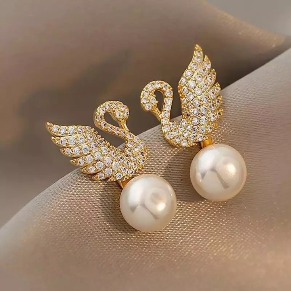 Swan Earring - Picture 3 of 4